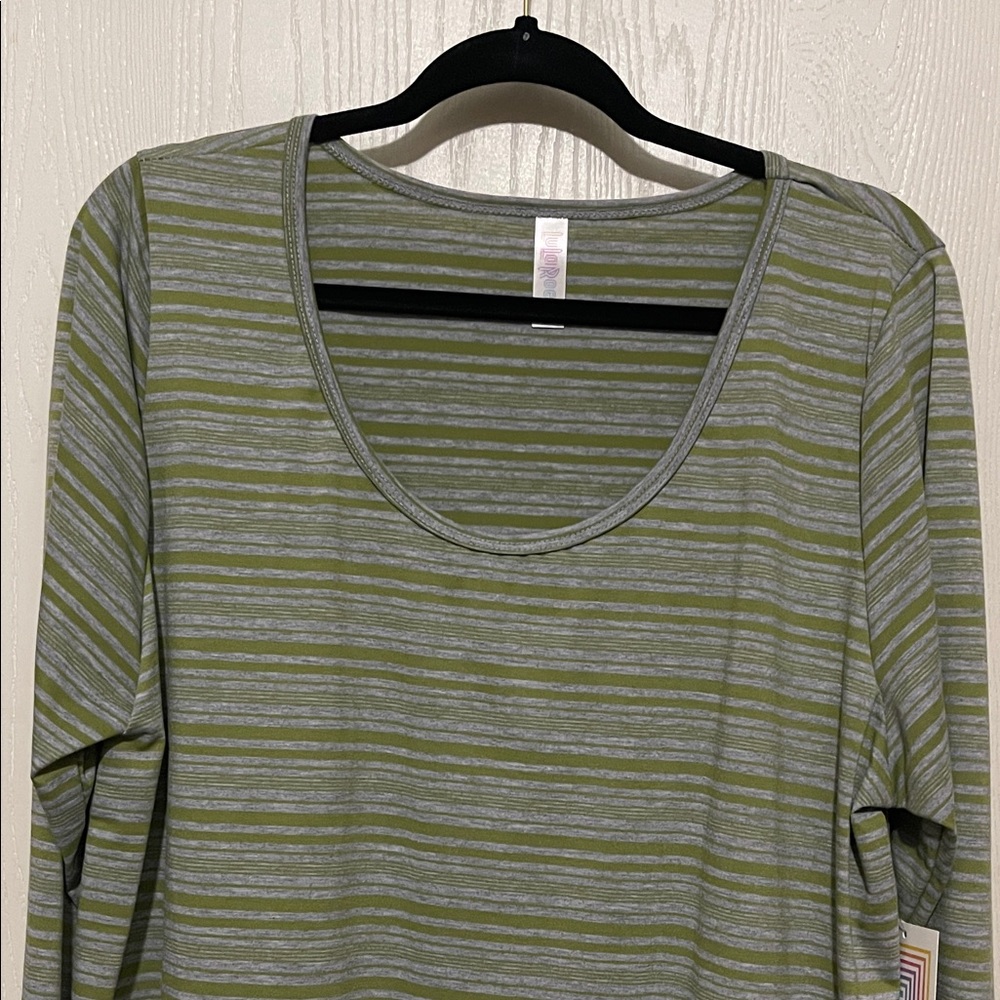 LuLaRoe Lynnae Lone Sleeve Top 3XL. BNWT
